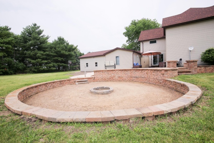 382 Keigwin, WALNUT, Illinois 61376, 4 Bedrooms Bedrooms, ,2 BathroomsBathrooms,House,For Sale,Keigwin,202503220