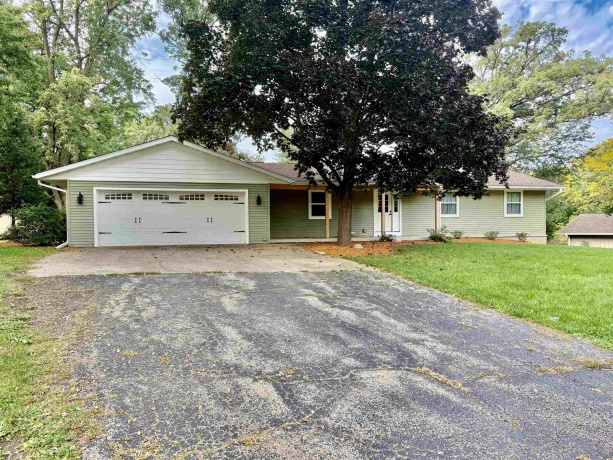 12 Old Corduroy, LENA, Illinois 61048, 6 Bedrooms Bedrooms, ,3 BathroomsBathrooms,House,For Sale,Old Corduroy,202503228