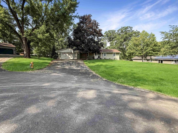 12 Old Corduroy, LENA, Illinois 61048, 6 Bedrooms Bedrooms, ,3 BathroomsBathrooms,House,For Sale,Old Corduroy,202503228