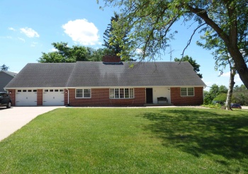 106 Main, ELIZABETH, Illinois 61028, 5 Bedrooms Bedrooms, ,2 BathroomsBathrooms,House,For Sale,Main,202503243