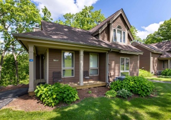 105 Walnut Hill, GALENA, Illinois 61036, 2 Bedrooms Bedrooms, ,2 BathroomsBathrooms,Condominium,For Sale,Walnut Hill,202503355