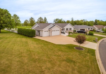 105 Rollin, LENA, Illinois 61048, 4 Bedrooms Bedrooms, ,3 BathroomsBathrooms,House,For Sale,Rollin,202501151