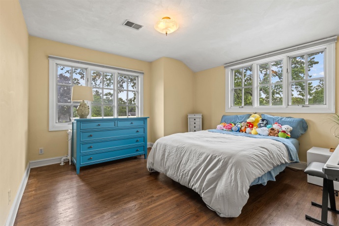 2412 Harlem, ROCKFORD, Illinois 61103, 5 Bedrooms Bedrooms, ,3 BathroomsBathrooms,House,For Sale,Harlem,202503401