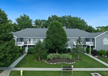 1318 Lindsay, ROCKFORD, Illinois 61108, 3 Bedrooms Bedrooms, ,2 BathroomsBathrooms,Condominium,For Sale,Lindsay,202503415
