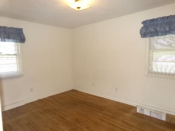 1435 Bolkinwood Drive, FREEPORT, Illinois 61032, 5 Bedrooms Bedrooms, ,3 BathroomsBathrooms,House,For Sale,Bolkinwood Drive,202503426