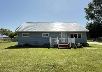 2705 Pine, ROCK FALLS, Illinois 61071, 4 Bedrooms Bedrooms, ,1 BathroomBathrooms,House,For Sale,Pine,202503514