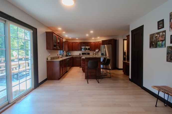 71 Ford, EAST DUBUQUE, Illinois 61025, 5 Bedrooms Bedrooms, ,3 BathroomsBathrooms,House,For Sale,Ford,202503533