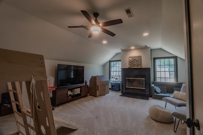 71 Ford, EAST DUBUQUE, Illinois 61025, 5 Bedrooms Bedrooms, ,3 BathroomsBathrooms,House,For Sale,Ford,202503533