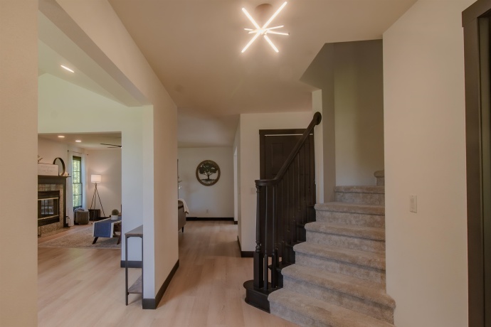 71 Ford, EAST DUBUQUE, Illinois 61025, 5 Bedrooms Bedrooms, ,3 BathroomsBathrooms,House,For Sale,Ford,202503533