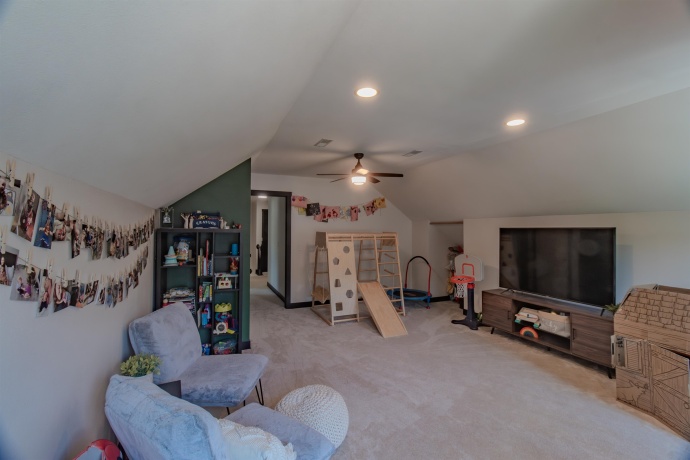 71 Ford, EAST DUBUQUE, Illinois 61025, 5 Bedrooms Bedrooms, ,3 BathroomsBathrooms,House,For Sale,Ford,202503533