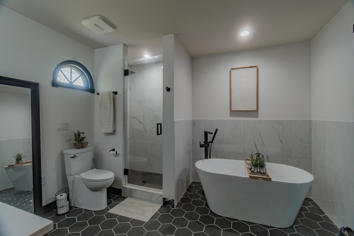 71 Ford, EAST DUBUQUE, Illinois 61025, 5 Bedrooms Bedrooms, ,3 BathroomsBathrooms,House,For Sale,Ford,202503533