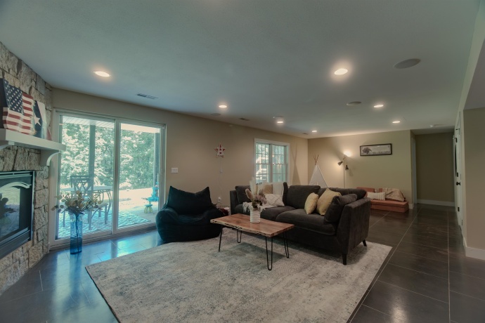 71 Ford, EAST DUBUQUE, Illinois 61025, 5 Bedrooms Bedrooms, ,3 BathroomsBathrooms,House,For Sale,Ford,202503533