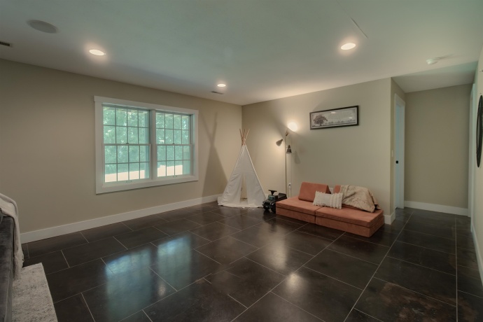 71 Ford, EAST DUBUQUE, Illinois 61025, 5 Bedrooms Bedrooms, ,3 BathroomsBathrooms,House,For Sale,Ford,202503533