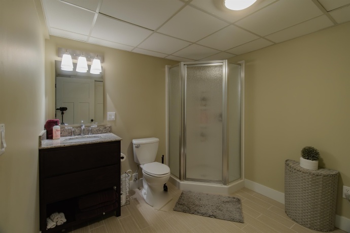 71 Ford, EAST DUBUQUE, Illinois 61025, 5 Bedrooms Bedrooms, ,3 BathroomsBathrooms,House,For Sale,Ford,202503533