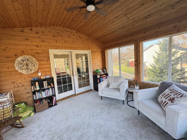 71 Ford, EAST DUBUQUE, Illinois 61025, 5 Bedrooms Bedrooms, ,3 BathroomsBathrooms,House,For Sale,Ford,202503533