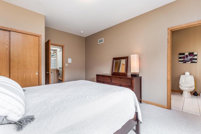 5 Gleneagle, GALENA, Illinois 61036, 4 Bedrooms Bedrooms, ,4 BathroomsBathrooms,House,For Sale,Gleneagle,202503542