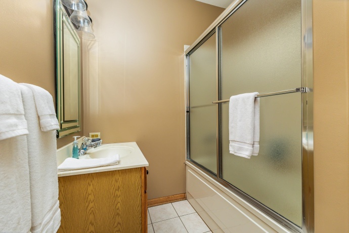 5 Gleneagle, GALENA, Illinois 61036, 4 Bedrooms Bedrooms, ,4 BathroomsBathrooms,House,For Sale,Gleneagle,202503542