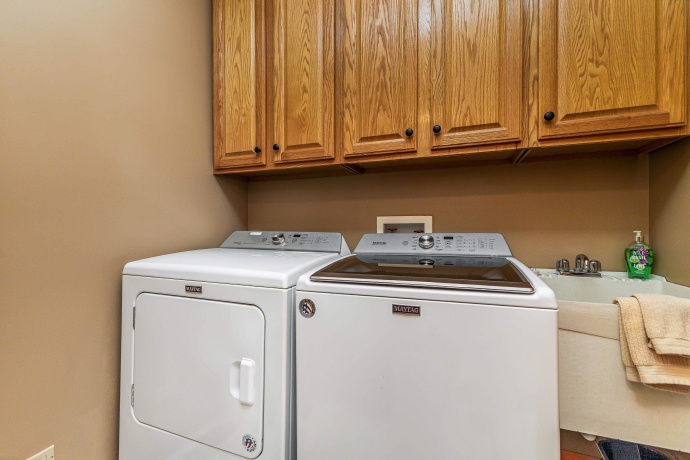 5 Gleneagle, GALENA, Illinois 61036, 4 Bedrooms Bedrooms, ,4 BathroomsBathrooms,House,For Sale,Gleneagle,202503542