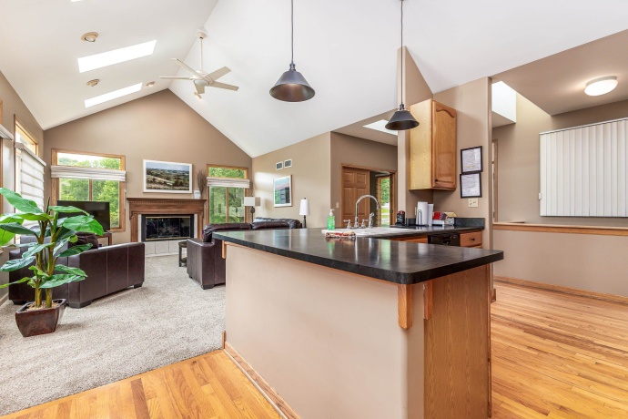 5 Gleneagle, GALENA, Illinois 61036, 4 Bedrooms Bedrooms, ,4 BathroomsBathrooms,House,For Sale,Gleneagle,202503542