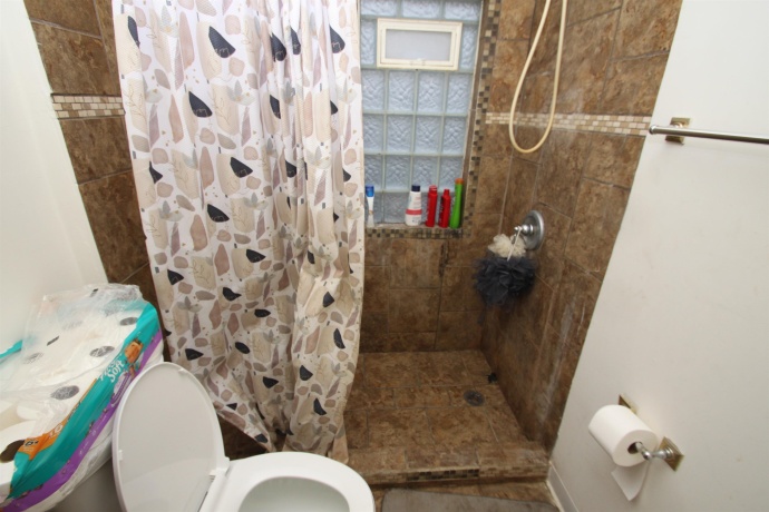 1033 Spafford, ROCKFORD, Illinois 61107, 3 Bedrooms Bedrooms, ,1 BathroomBathrooms,House,For Sale,Spafford,202500999