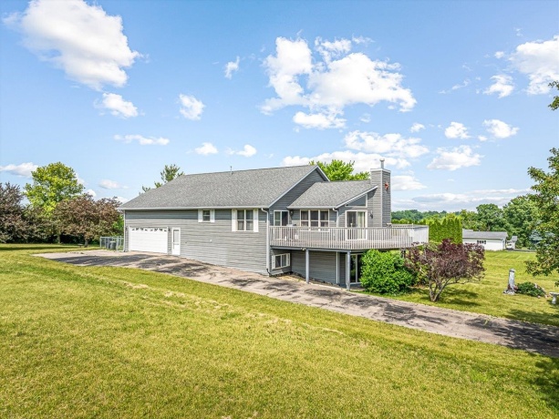 1106 Drexel, LAKE SUMMERSET, Illinois 61019, 4 Bedrooms Bedrooms, ,2 BathroomsBathrooms,House,For Sale,Drexel,202503594