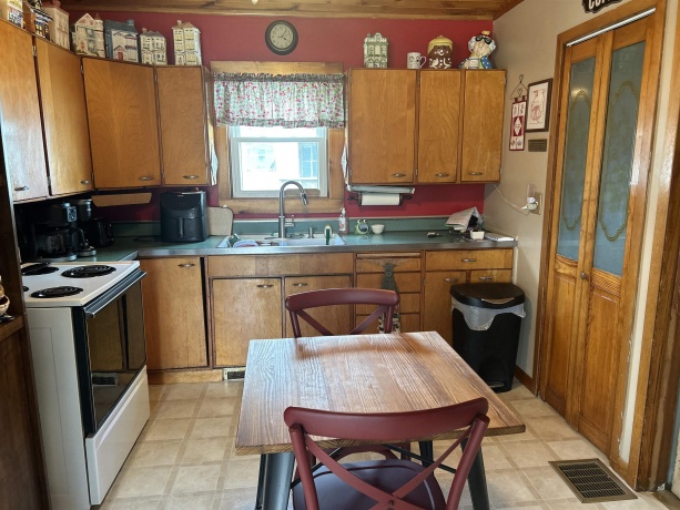 303 Freedom, LENA, Illinois 61048, 3 Bedrooms Bedrooms, ,2 BathroomsBathrooms,House,For Sale,Freedom,202503615