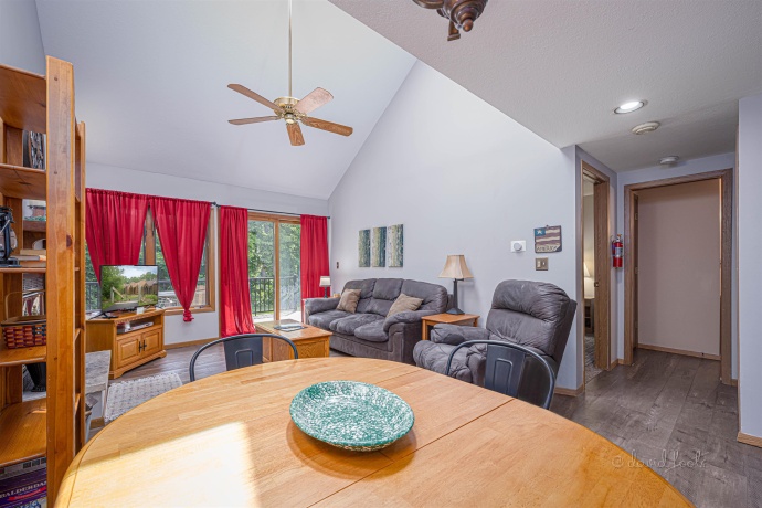 33 Creekwood, GALENA, Illinois 61036, 2 Bedrooms Bedrooms, ,2 BathroomsBathrooms,Condominium,For Sale,Creekwood,202403374