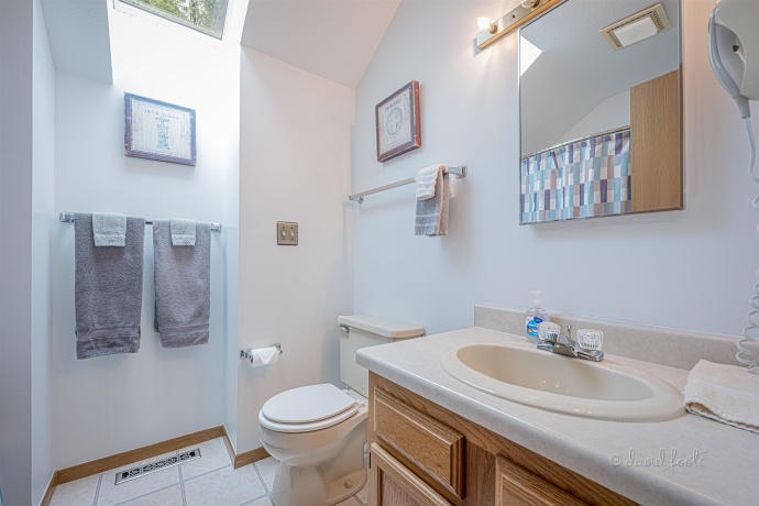 33 Creekwood, GALENA, Illinois 61036, 2 Bedrooms Bedrooms, ,2 BathroomsBathrooms,Condominium,For Sale,Creekwood,202403374