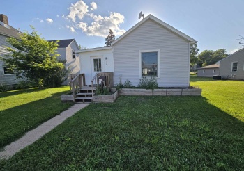 205 Congress, POLO, Illinois 61064, 2 Bedrooms Bedrooms, ,1 BathroomBathrooms,House,For Sale,Congress,202503814