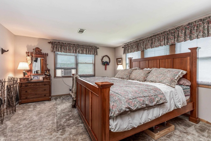 103 Fourth, GALENA, Illinois 61036, 4 Bedrooms Bedrooms, ,2 BathroomsBathrooms,House,For Sale,Fourth,202503864