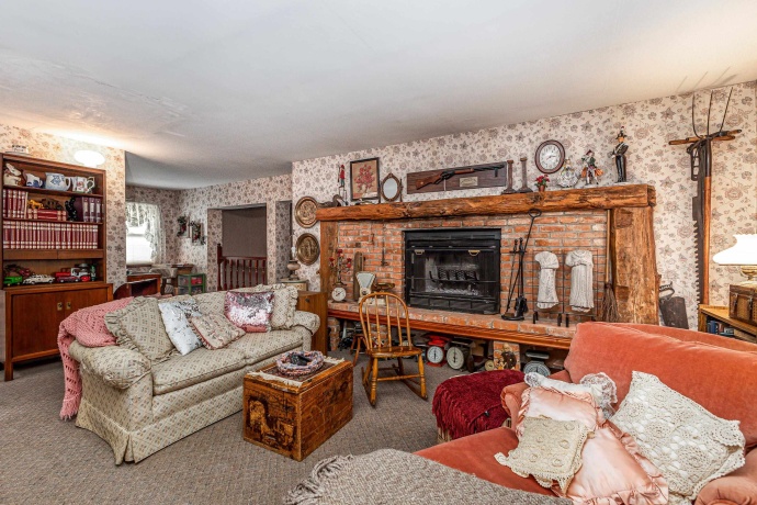 103 Fourth, GALENA, Illinois 61036, 4 Bedrooms Bedrooms, ,2 BathroomsBathrooms,House,For Sale,Fourth,202503864