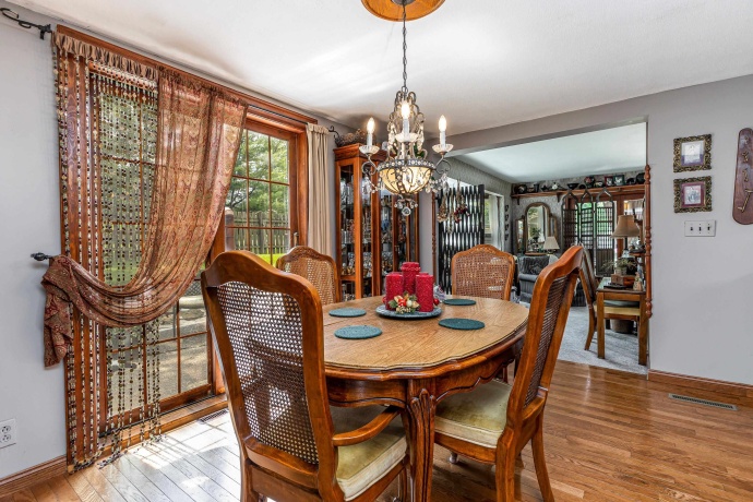 103 Fourth, GALENA, Illinois 61036, 4 Bedrooms Bedrooms, ,2 BathroomsBathrooms,House,For Sale,Fourth,202503864