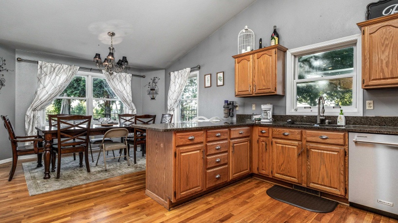 10911 Golf View, GALENA, Illinois 61036, 3 Bedrooms Bedrooms, ,3 BathroomsBathrooms,House,For Sale,Golf View,202503866