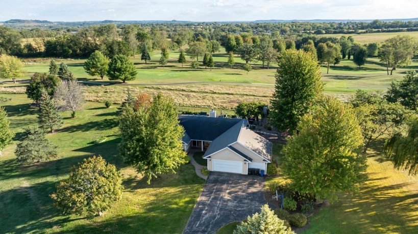 10911 Golf View, GALENA, Illinois 61036, 3 Bedrooms Bedrooms, ,3 BathroomsBathrooms,House,For Sale,Golf View,202503866