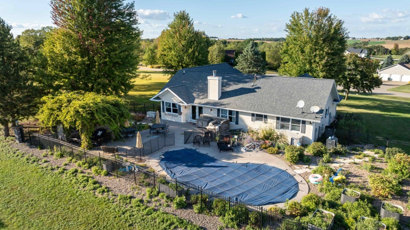 10911 Golf View, GALENA, Illinois 61036, 3 Bedrooms Bedrooms, ,3 BathroomsBathrooms,House,For Sale,Golf View,202503866