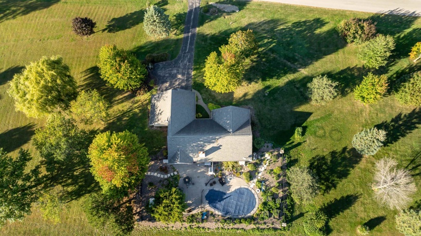 10911 Golf View, GALENA, Illinois 61036, 3 Bedrooms Bedrooms, ,3 BathroomsBathrooms,House,For Sale,Golf View,202503866