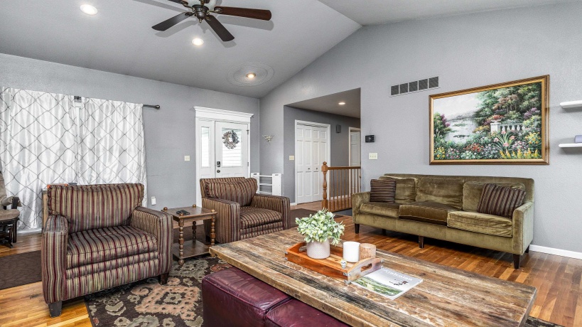 10911 Golf View, GALENA, Illinois 61036, 3 Bedrooms Bedrooms, ,3 BathroomsBathrooms,House,For Sale,Golf View,202503866