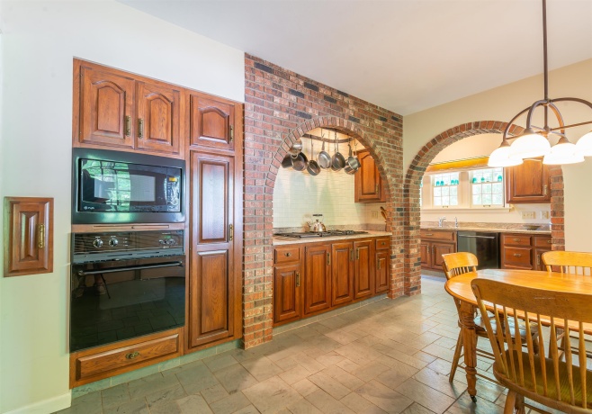 1286 Stephenson, FREEPORT, Illinois 61032, 4 Bedrooms Bedrooms, ,3 BathroomsBathrooms,House,For Sale,Stephenson,202503960