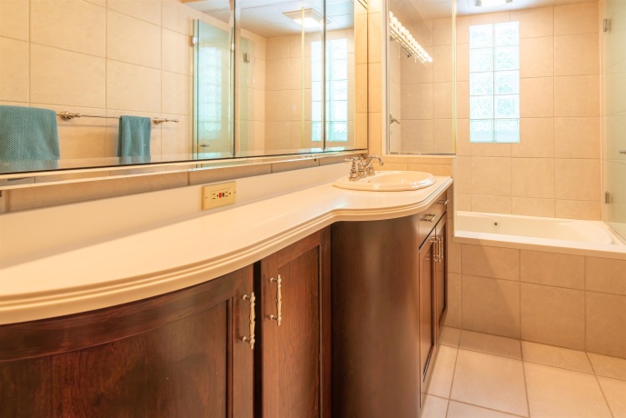 1286 Stephenson, FREEPORT, Illinois 61032, 4 Bedrooms Bedrooms, ,3 BathroomsBathrooms,House,For Sale,Stephenson,202503960