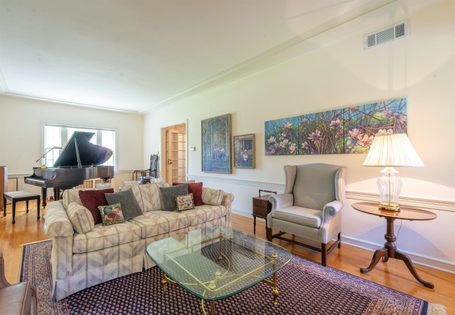 1286 Stephenson, FREEPORT, Illinois 61032, 4 Bedrooms Bedrooms, ,3 BathroomsBathrooms,House,For Sale,Stephenson,202503960