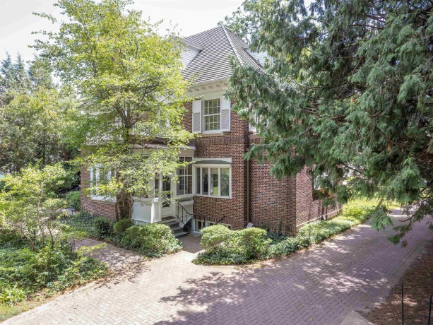 1286 Stephenson, FREEPORT, Illinois 61032, 4 Bedrooms Bedrooms, ,3 BathroomsBathrooms,House,For Sale,Stephenson,202503960