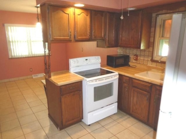 1721 Nixon, ROCKFORD, Illinois 61108, 4 Bedrooms Bedrooms, ,1 BathroomBathrooms,House,For Sale,Nixon,202503967