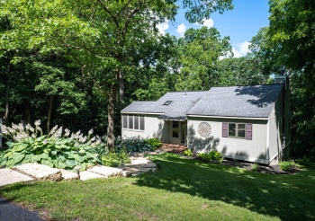 290 Blackhawk, GALENA, Illinois 61036, 2 Bedrooms Bedrooms, ,2 BathroomsBathrooms,House,For Sale,Blackhawk,202503995