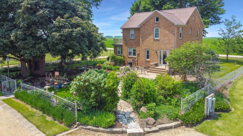 10225 Brookville, SHANNON, Illinois 61078, 4 Bedrooms Bedrooms, ,2 BathroomsBathrooms,House,For Sale,Brookville,202504013