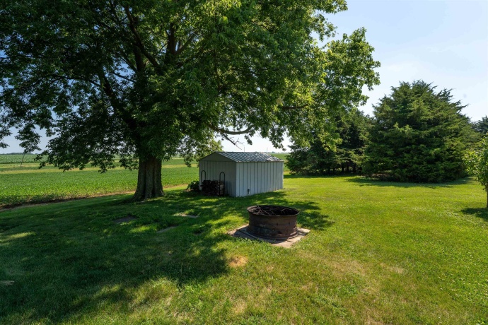 1392 Red Brick, DIXON, Illinois 61021, 3 Bedrooms Bedrooms, ,2 BathroomsBathrooms,House,For Sale,Red Brick,202504023