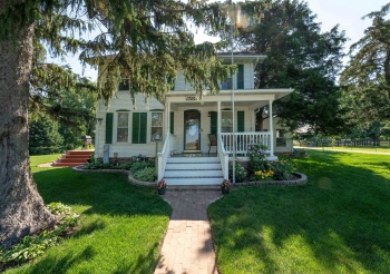 1392 Red Brick, DIXON, Illinois 61021, 3 Bedrooms Bedrooms, ,2 BathroomsBathrooms,House,For Sale,Red Brick,202504023