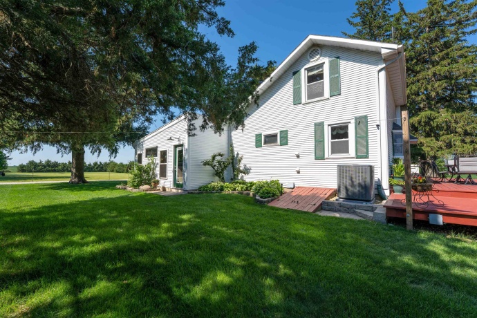 1392 Red Brick, DIXON, Illinois 61021, 3 Bedrooms Bedrooms, ,2 BathroomsBathrooms,House,For Sale,Red Brick,202504023