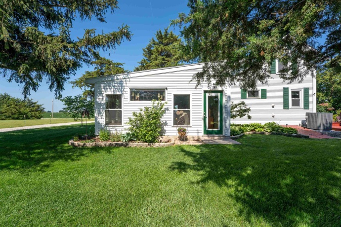 1392 Red Brick, DIXON, Illinois 61021, 3 Bedrooms Bedrooms, ,2 BathroomsBathrooms,House,For Sale,Red Brick,202504023