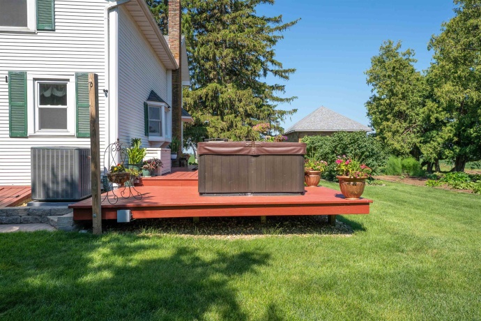 1392 Red Brick, DIXON, Illinois 61021, 3 Bedrooms Bedrooms, ,2 BathroomsBathrooms,House,For Sale,Red Brick,202504023