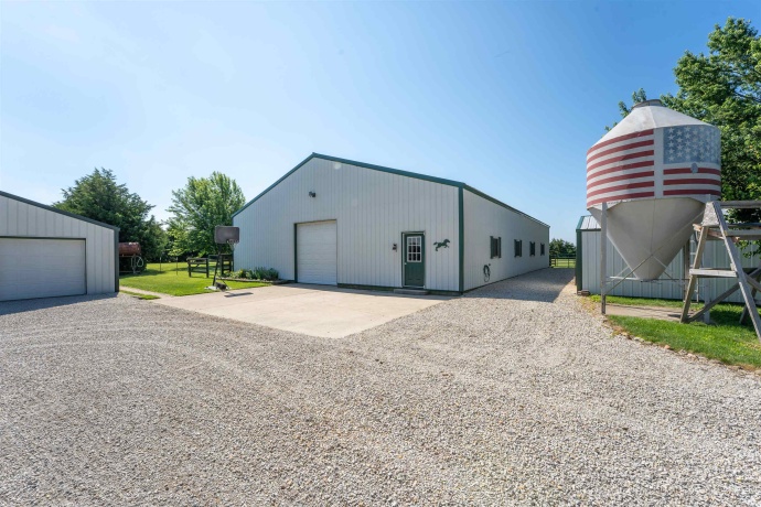 1392 Red Brick, DIXON, Illinois 61021, 3 Bedrooms Bedrooms, ,2 BathroomsBathrooms,House,For Sale,Red Brick,202504023